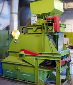 Промышленный сухой двух продуктовый  магнитный сепаратор типа ПБС-90/25 с напряженностью магнитного поля 0,15 А/м