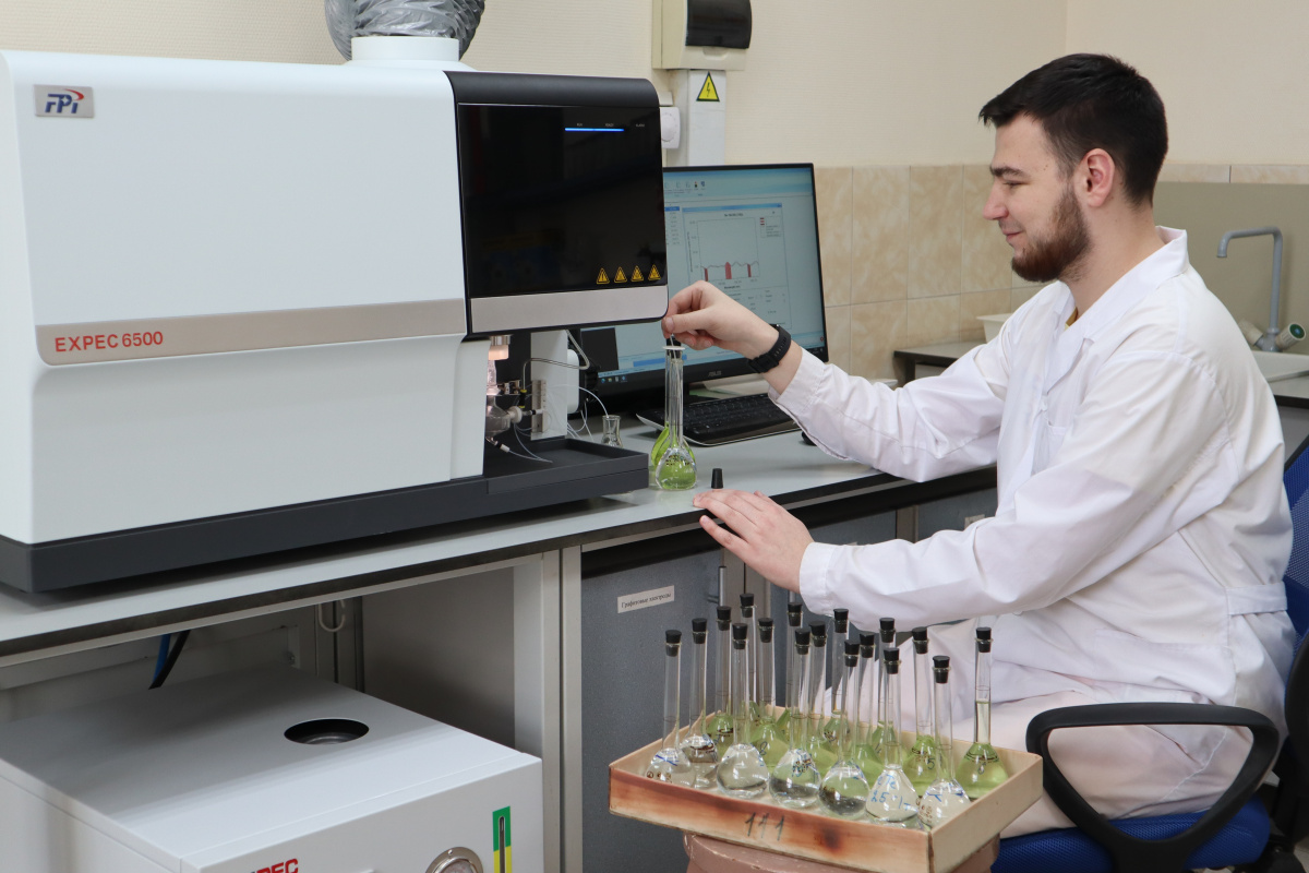 Атомно-эмиссионный спектрометр с индуктивно связанной плазмой (АЭС-ИСП) 